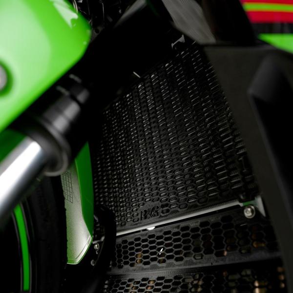 Cover Radiator Pro R&G Kawasaki ZX 4R ZX4RR ZX 4RR ZX25R ZX 25R ZX25RR (SE) ’23- '24 Radiator Guard RAD0333PROBK